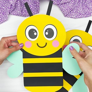 🐝 Bee Puppet Craft ✂️ Get the template on the blog | Simple Everyday Mom