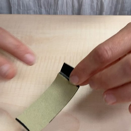 Hand Therapy Academy on Instagram: "Trigger finger splinting option! Often times our go is an oval eight but a neoprene wrap is a nice option as well, as long as it limits the excursion enough to prevent any triggering or locking. . What’s your favorite anti-trigger splint. . #triggerfinger #tenosynovitis #handtherapy #splinting #orthosis #trigger #chtprep #ot #handtherapyacademy #handtherapypartners"