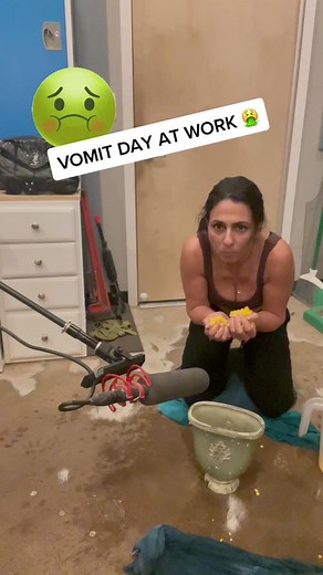 Recreating chunky vomit sound for a movie #foleyartist #audiopost #foleyartist #audiopost #reelfoleysound #emetophobia #vomit #sfx #art #film