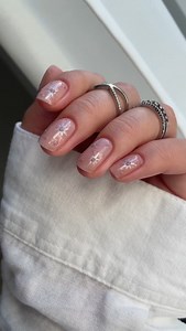 TUTORIAL Video  SILVER STARS ⭐ Verwendete Produkte:  Builder in a bottle NATURAL ROSE  Liquid Metal SILVER  UV-Lack Brillant no2  UV-Lack Brillant no3 #didierlab #didiermanicure #näg #nailworld #nailscompany #nailsvideo #nailtutorial #stepbystepnails #nailsreels #howtonails #nägelselbermachen #nailsinspiration | Didier Lab | Facebook