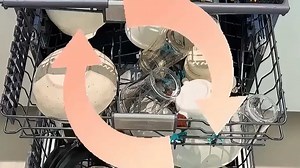 海信嵌入式洗碗机（11245）洗净力强，日常餐具油污轻松搞定，省时省力，厨房更整洁。