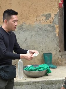 379K views · 3.4K reactions | Xót xa khi thấy bà cụ nấu rượu đã mua sẵn thứ này cho cụ #kythuvietnam #hoangnam #challengeme #haythachthuctoi | Hoàng Nam - Hãy Thách Thức Tôi | Facebook