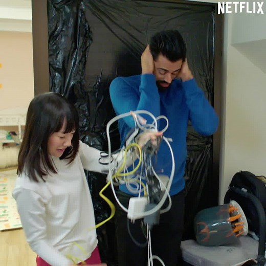 Exclusive: Watch Marie Kondo teach Hasan Minhaj how to tidy up his baby daughter's room and his cluttered office at Patriot Act with Hasan Minhaj. Sometimes having 50 pens does spark joy! | Entertainment Weekly