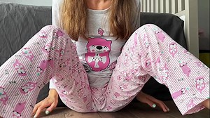 stepsister small boobs in pajama fuck finger pussy and squirting cum close up