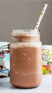 Looking for the perfect keto milkshake? This Chocolate Hazelnut Keto Milkshake recipe is one of our favorites! Smooth, creamy and the perfect chocolate hazelnut flavor. If you love Nutella then you will love this Chocolate Hazelnut Keto Milkshake! #lowcarb #keto #milkshake | Easy Family Friendly Keto/Low Carb Recipes
