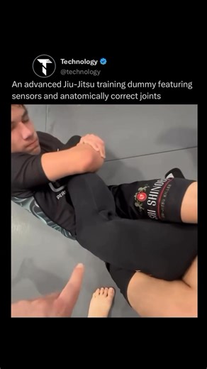 RollBot BJJ is a cutting-edge training dummy designed to revolutionize Brazilian Jiu-Jitsu practice. Unlike traditional static dummies, RollBot features anatomically accurate joints and advanced sensor technology that respond to applied techniques. Whether executing an armbar, choke, or joint lock, users receive real-time feedback through audible and visual cues, simulating real grappling scenarios. Its lifelike movement and resistance allow practitioners to drill techniques with greater precisi