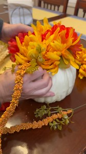 These fall projects are beautiful! These are absoluetely gorgeous #fall #centerpieces for this upcoming #season! | Lauren H