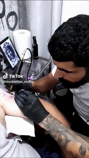 Exploring Blackwork Tattoo Artistry