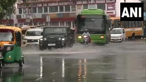 1.1K views · 18 reactions | Delhi: Waterlogging witnessed at Connaught Place outer circle following heavy rains this morning. #DelhiRain #Rain #Delhi | Mirror Now | Facebook