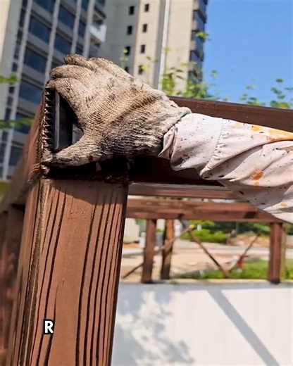 Realistic Wood Finish Using Graining Tool | Deep Dive News