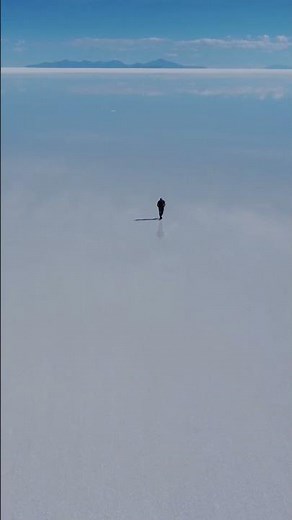 ウユニ塩湖でグランピング：エアストリーム泊の南米絶景旅行 #shorts