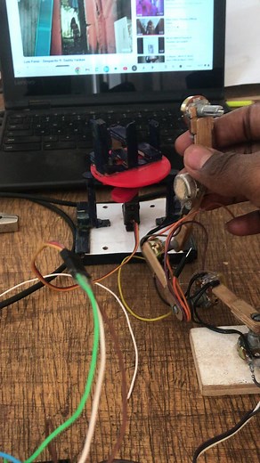 Robot hand with arduino🇲🇱🤖 #robothand #arduinoproject #arduino #tiktokmali🇲🇱223 #robotique @pispa_tech_mali