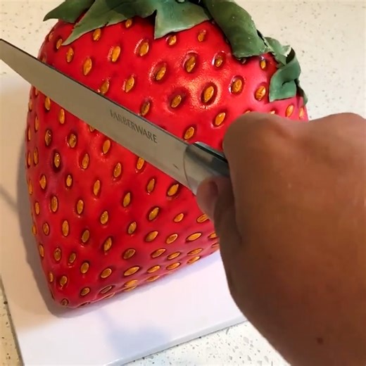 15K views · 109 reactions | Delicious cakes in different shapes! | MetDaan Cakes | Facebook