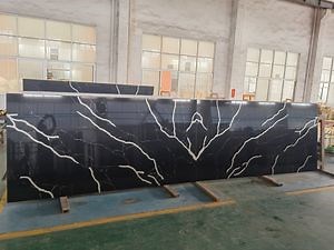 [Hot Item] Calacatta Black Engineered Stone Quartz Slabs for Flooring