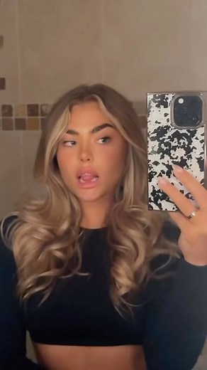 Conversation Starter 🖤🤍 Babe @_jassowen w/ our Black and White Shell square case! If you’ve got it...#FLAUNTit #ProtectinStyle #MakeTheSwitch | Flaunt