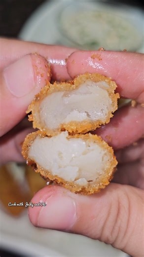 Fish Fingers 🐟🐟 Ingredients : 300gms Basa Fish 2 Egg Whites 4tbsp Maida (all purpose flour) 1tbsp Mustard Paste Salt as per taste 1tsp White Pepper Powder 1tsp Lemon Juice 1tsp Garlic powder 1 Cup Panko Bread Crumbs Method: 1. Cut fish into finger size strips. 2. In a bowl, add egg whites, maida, mustard paste, salt, white pepper powder, lemon juice and garlic powder. Marinate for 15 mins. 3. Coat the fish in bread crumbs. 4. Deep fry first time for 3 mins. Remove fish from oil. Allow it to re