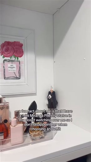 Florals... for spring? Groundbreaking Credit: @emiliaciezadlo | St Frock