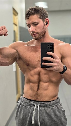 Yeah, buddy!!!!! #bodybuilding #bodybuilders #exercise #ifbb | Derrick Henry