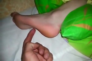 Sleepy soles tickle