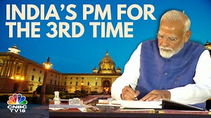#OathCeremony2024 | I, Narendra Damodardas Modi…: Narendra Modi takes oath for the third straight term as the Prime Minister #modi #narendramodi #primeminister #rashtrapatibhavan #delhi #nda #bjp #ndagovt #cabinet | CNBC-TV18