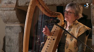 ❗ Ata sellerien ger ! Diwallit, Disul beure, d'ar 5 a viz Mae, e vo skignet Bali Breizh da 9e45 war France 3 Breizh ! Kostez Kallag e vimp kaset da bourmen c'hoazh gant Goulwena An Henaff ha Thelo Mell. Lusket e vo an abadenn gant mouezh flour ha telenn Anne Auffret. ❗ Chers téléspectateurs, veuillez noter le changement d'horaire ponctuel : ce dimanche 5 mai, l'émission Bali Breizh sera diffusée à 9h45 sur France 3 Bretagne ! Goulwena an Henaff et Thelo Mell nous emmèneront pour une nouvelle bal