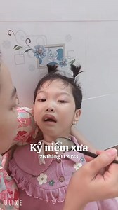 180K views · 3K reactions | Những ngày tháng tập ăn đầu tiên của Chip 2 năm trước. Nhìn lại mà thấy gian nan.Nhiều hôm nuốt k thở nổi mà tím tái.. #chipnhauyen #virral #trebainao | Gia Đình Nhà Chip Nhã Uyên | Facebook