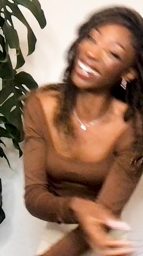 Get your hands on our hottest styles yet! 🔥 The Boho Supreme Locs now in 14” (available in Bey-Blonde/Bronde & Midnight) Get free jewels on your purchase. Shop via link in bio. | Boho Locs