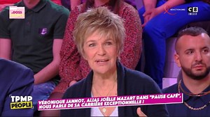 Véronique Jannot autrefois en couple avec Alain Delon ? La star de Pause café met fin aux rumeurs qui circulaient à l’époque (VIDEO) - Télé-Loisirs