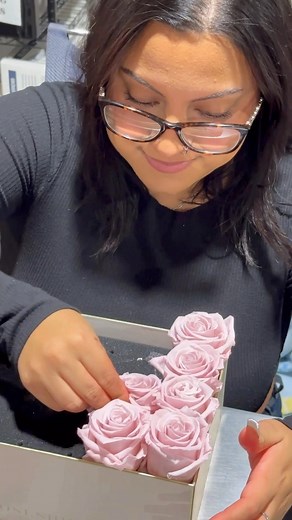 Meet Yanet, the Mexican wonder girl at RoseShire! Her hands may look familiar from other vids; Now you know who she is 💃🏻 #roseshire #roses | RoseShire