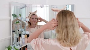 Likein Corner Makeup Vanity Desk with Mirror and Lights, Bedroom Vanity Table with Lighted Mirror 5 Drawers and Storage Shelf for Women Girls White