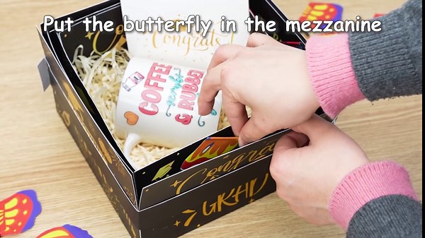 XLSXEXCL Graduation Flying Butterfly Surprise Box, Graduation Explosion Surprise Gift Box, Butterfly Party Favors DIY Exploding Surprise Butterfly Gift Box Graduation Gift for Graduate, 7.9x7.9x5