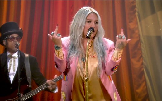 [1080p]Kesha - Woman (Live 现场表演)