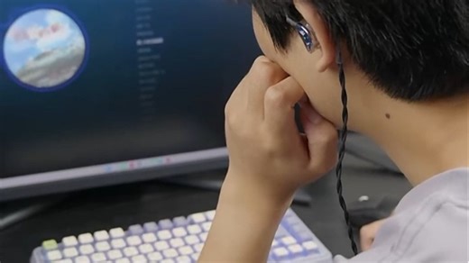 EPZK9九单元爆裂一圈八铁黑科技听歌像在演唱会｜沉浸式通勤新体验，地铁党必备高保真降噪耳机