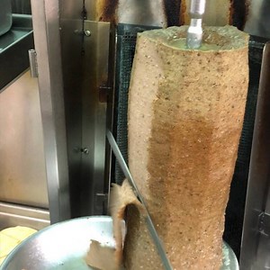 Big GYROs ONLY!! 📍 Greek Bistro 🔥 Gyro sliced to ORDERED. One of the realest GYROS in town! 👇🏼TAG A GYRO LOVER👇🏼 | Unlokt