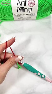 Learn how to make an I-cord FAST! Read more here: https://www.nickishomemadecrafts.com/how-to-crochet-icord/ | Crochet Patterns & Tutorials by Nicki's Homemade Crafts