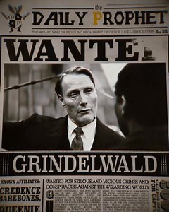 Citește Daily Prophet și află ce se întâmplă în #FantasticBeasts!🪄 Doar glumim, hai #lacineplexx să vezi continuarea luptei între Dumbledore și Grindelwald în #SecretsofDumbledore!🎬 Cine crezi că va câștiga? | Cineplexx România