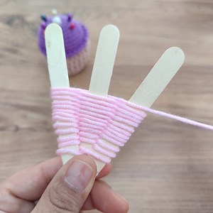 How beautiful 🌺✴️ Amazing use of popsicle sticks to create string flowers. | Good idea girls