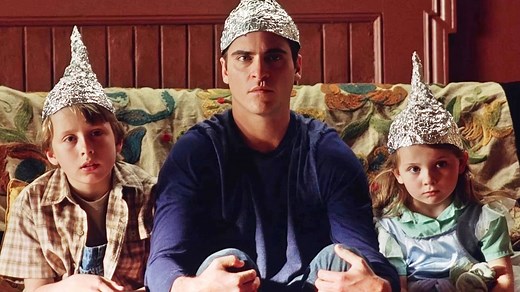 10 Amazing Scary Movies That the Whole Family Can Watch