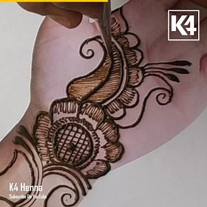 30K views · 295 reactions | Simple Arabic Mehndi Designs for Front Hand <3 | K4 Henna | Facebook