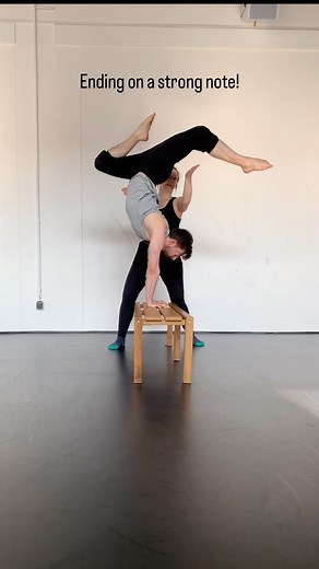 What training contortion with me really looks like… Expect to be laughed at 🤣🤣🤣 Anton made tons of progress in these handstand kick ups last week during our 3-Day Intensive, but there was still a STRONG urge to just muscle it and use momentum. (That moment where he tried is HILARIOUS, sound on for the conversation 💯) The technique to kick up to handstands on a higher surface is very specific for contortion. It’s totally different than straight handstands. You start with your shoulders furthe