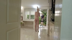 I met delivery guy naked. Look what happend. Prank. Real delivery.