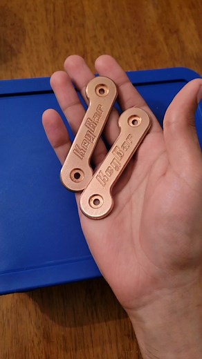 A sneak peek into the Copper patina process. 🇺🇸www.KeyBar.us🇺🇸 #MadeInTheUSA🔑#StopTheNoise and #EnjoyTheSilence Welcome to the #KEYBARARMY 💯% #SatisfactionGuaranteed Proudly Made In #SavannahGA - #EDC #everydaycarry #keyholder #EdcGear #multitool #AmericanMade #HUSTLE #HardWorkPaysOff | KeyBar