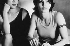 gina gershon bound 1996 jennifer tilly movie netflix movies girls lesbian great noir imdb still who couple two lgbt top