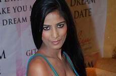 poonam pandey cleavage hot stills photoshoot special green show unseen bollywood nudity starting xml feed picss