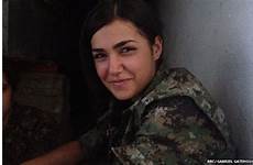 kurdish isis syria bbc kobane captured sniper hostage suicide kurd daech syrian ozalp ceylan combattante kurde irak attentat contre gan