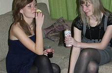 schwarze strumpfhose girls strumpfhosen girlswithlegs nylons drinking coms