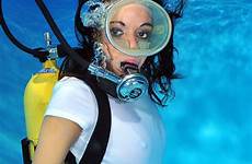 scuba diving underwater sexy girl aqua plongée dive beautiful wetsuit sous antique