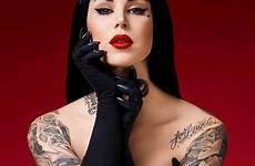 katvond kendo addio reyes shares partners singing sells motherhood shoe cliomakeup turning