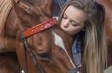 horse teen newsadvance luther saddlebred clauser gabbie fligh gives kiss jr lee her