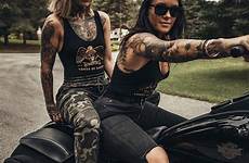 biker babes mujeres motociclistas motorbike girls carros clubstyle motocross chica manejando motocicleta harleydavidson wetsteve3 afkomstig